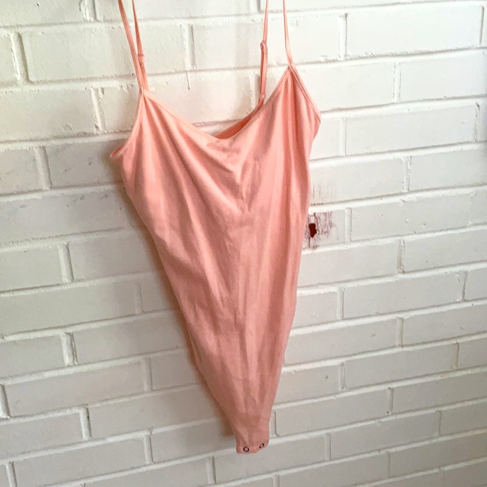 5 Tank/Cami Tops (Size M) - Picture 6 of 7